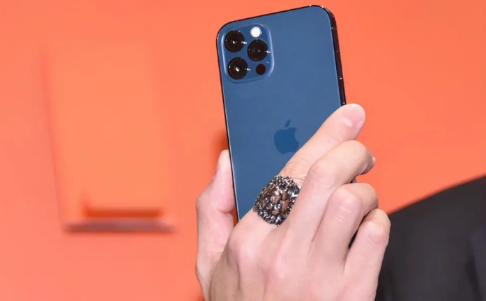 塔城苹果手机维修分享iPhone12系列重启方法教程 
